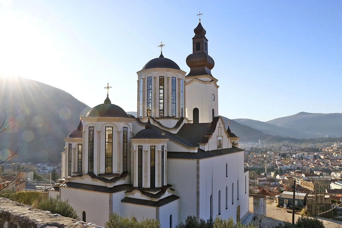 Vaskršnja liturgija prvi put nakon rušenja u Sabornoj crkvi Svete Trojice u Mostaru